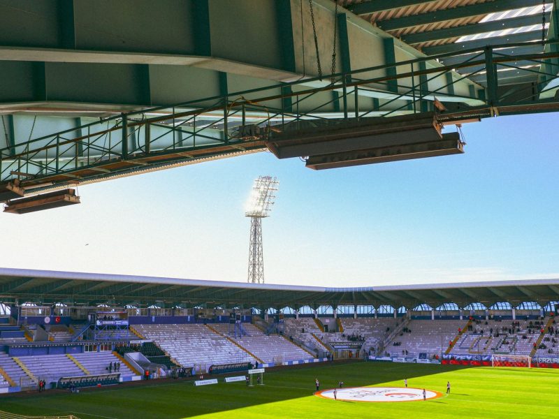 Neue Trikots für die A-Jugend dank Sponsoring